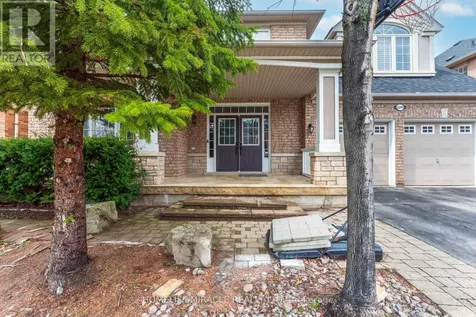 2299 Glazebrook Circle Oakville (wm Westmount) ON L6M 5B5