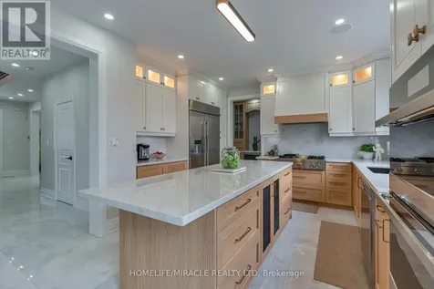 2299 Glazebrook Circle Oakville (wm Westmount) ON L6M 5B5