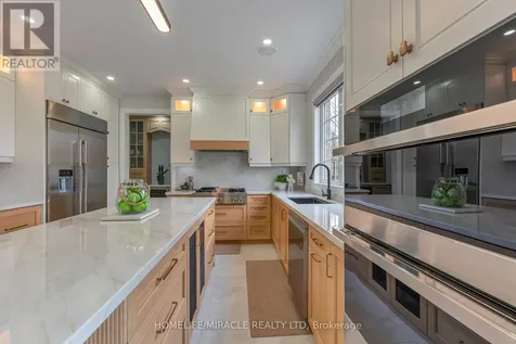 2299 Glazebrook Circle Oakville (wm Westmount) ON L6M 5B5