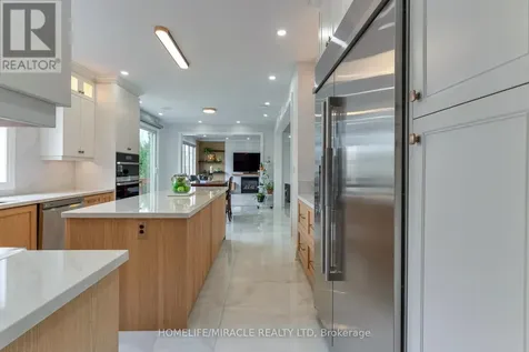 2299 Glazebrook Circle Oakville (wm Westmount) ON L6M 5B5