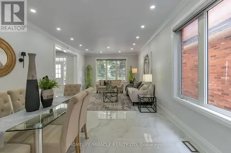 2299 Glazebrook Circle Oakville (wm Westmount) ON L6M 5B5