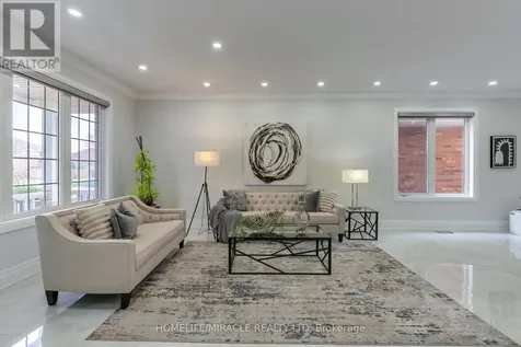 2299 Glazebrook Circle Oakville (wm Westmount) ON L6M 5B5
