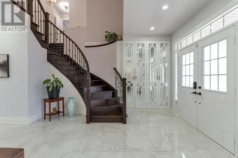 2299 Glazebrook Circle Oakville (wm Westmount) ON L6M 5B5