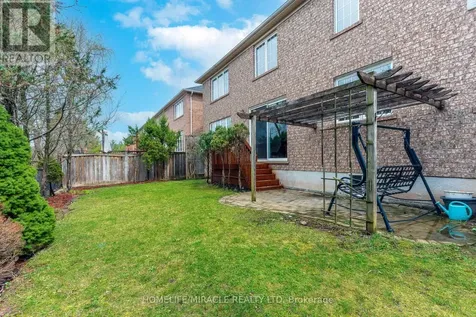 2299 Glazebrook Circle Oakville (wm Westmount) ON L6M 5B5