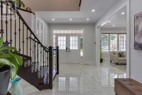 2299 Glazebrook Circle Oakville (wm Westmount) ON L6M 5B5