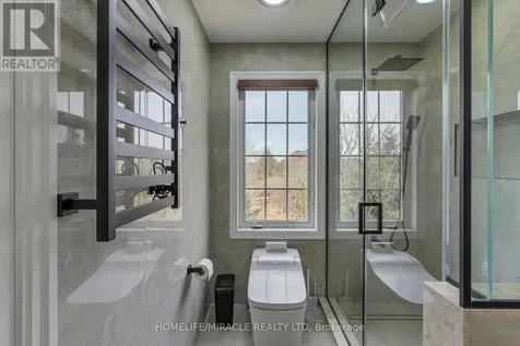 2299 Glazebrook Circle Oakville (wm Westmount) ON L6M 5B5