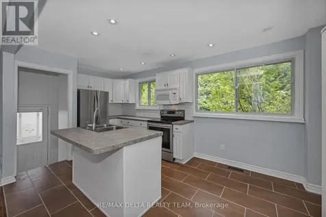 841 Balsam Drive Ottawa ON K1E 1B8