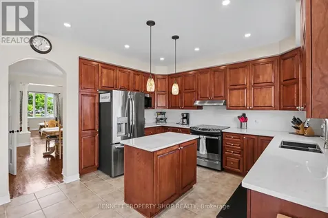 14 Sachs Forest Place Ottawa ON K2G 6V2