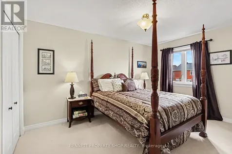 14 Sachs Forest Place Ottawa ON K2G 6V2