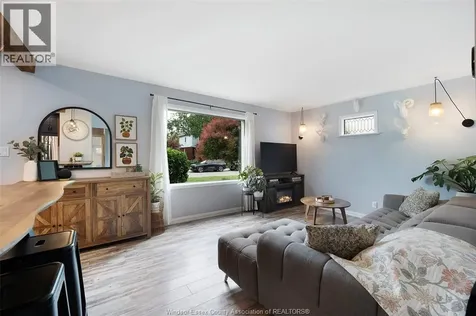 1431 Albert Road Windsor ON N8Y 3R1