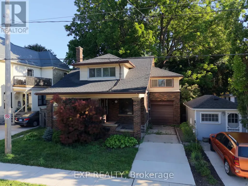 15 St Anne's Place St. Thomas ON N5R 2W2