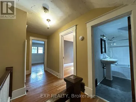 15 St Anne's Place St. Thomas ON N5R 2W2