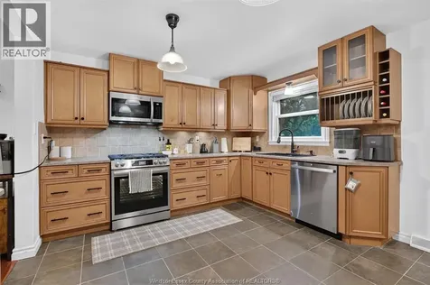 986 Belle Isle View Boulevard Windsor ON N8S 3G5