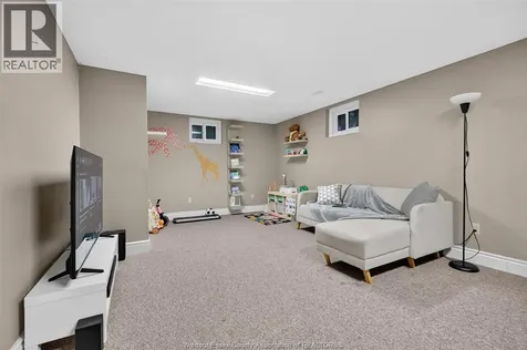 986 Belle Isle View Boulevard Windsor ON N8S 3G5