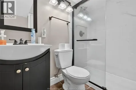 986 Belle Isle View Boulevard Windsor ON N8S 3G5