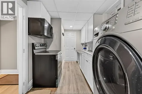 986 Belle Isle View Boulevard Windsor ON N8S 3G5