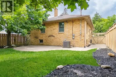 986 Belle Isle View Boulevard Windsor ON N8S 3G5