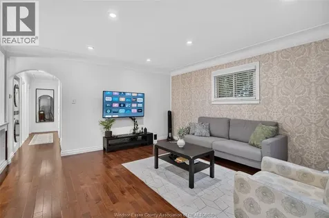986 Belle Isle View Boulevard Windsor ON N8S 3G5