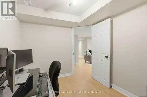 8 Sparrow Court Brampton (fletcher's Creek South) ON L6Y 3P3