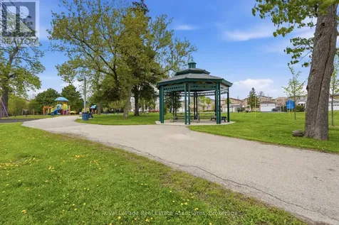 8 Sparrow Court Brampton (fletcher's Creek South) ON L6Y 3P3