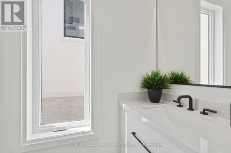 2350 Eighth Line Oakville (wc Wedgewood Creek) ON L6H 7E6