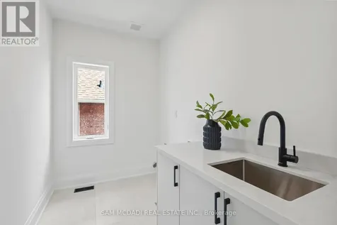 2350 Eighth Line Oakville (wc Wedgewood Creek) ON L6H 7E6