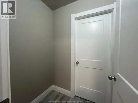917 Mckay Avenue Windsor ON N9B 2A4