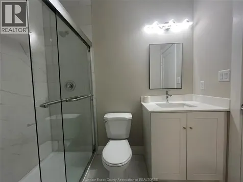 917 Mckay Avenue Windsor ON N9B 2A4