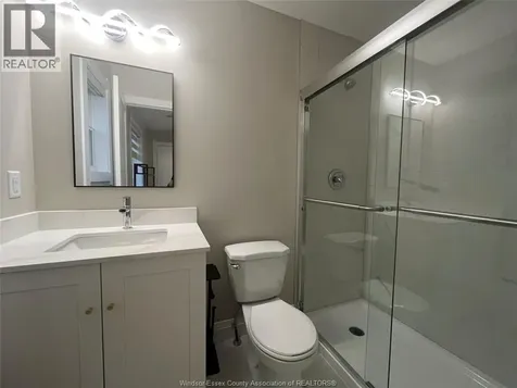 917 Mckay Avenue Windsor ON N9B 2A4