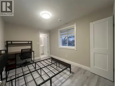 917 Mckay Avenue Windsor ON N9B 2A4