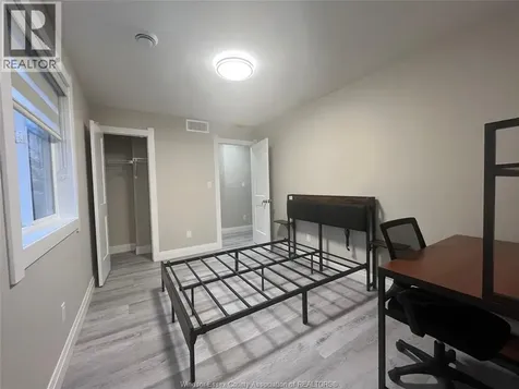 917 Mckay Avenue Windsor ON N9B 2A4