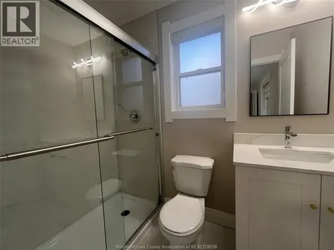 917 Mckay Avenue Windsor ON N9B 2A4