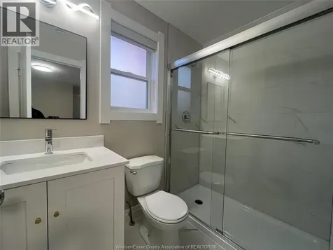 917 Mckay Avenue Windsor ON N9B 2A4