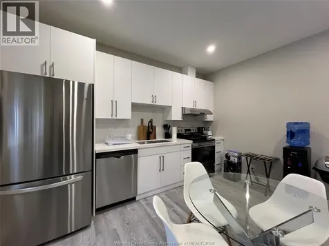 917 Mckay Avenue Windsor ON N9B 2A4