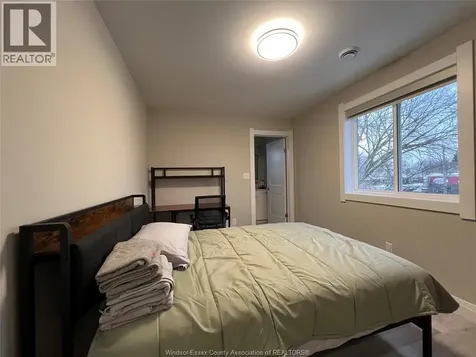 917 Mckay Avenue Windsor ON N9B 2A4