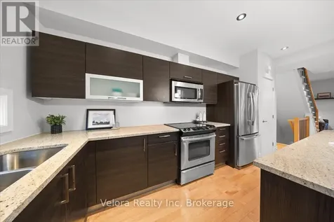 63F Young Street Ottawa ON K1S 5T5