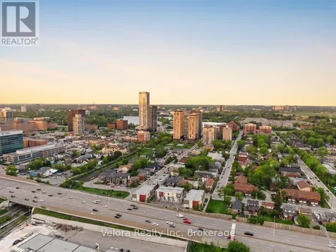 63F Young Street Ottawa ON K1S 5T5
