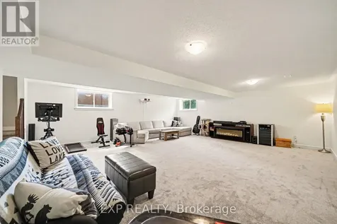 41 Nettle Crescent Ottawa ON K1T 0M2