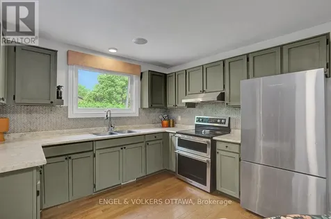 516 Buchanan Crescent Ottawa ON K1J 7X9
