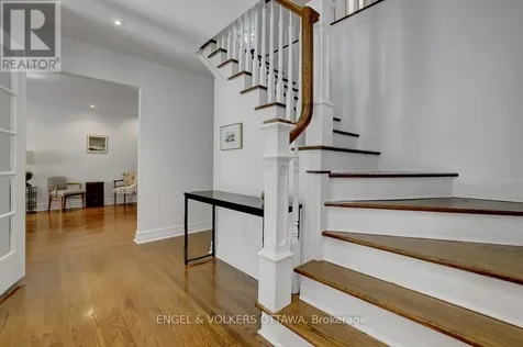 516 Buchanan Crescent Ottawa ON K1J 7X9