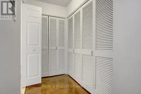 516 Buchanan Crescent Ottawa ON K1J 7X9