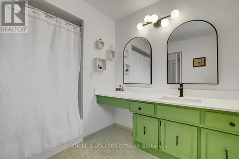 516 Buchanan Crescent Ottawa ON K1J 7X9