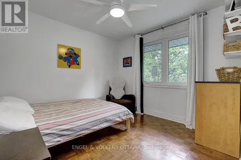 516 Buchanan Crescent Ottawa ON K1J 7X9