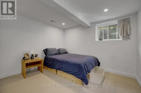 516 Buchanan Crescent Ottawa ON K1J 7X9