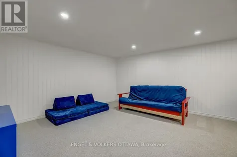 516 Buchanan Crescent Ottawa ON K1J 7X9