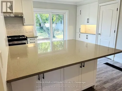 93 Westmount Drive South Orillia ON L3V 6E2