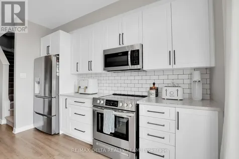 607 Prominence Way Ottawa ON K4A 5K8
