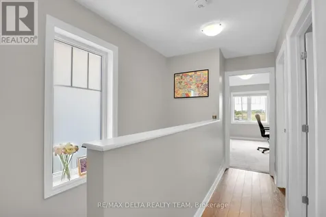 607 Prominence Way Ottawa ON K4A 5K8