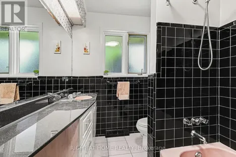 1640 Fisher Avenue Ottawa ON K2C 1X6