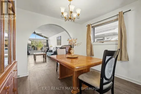 1864 Lenester Avenue Ottawa ON K2A 3W8